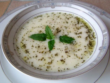 Tavuklu Yoğurt Çorbası Tarifi